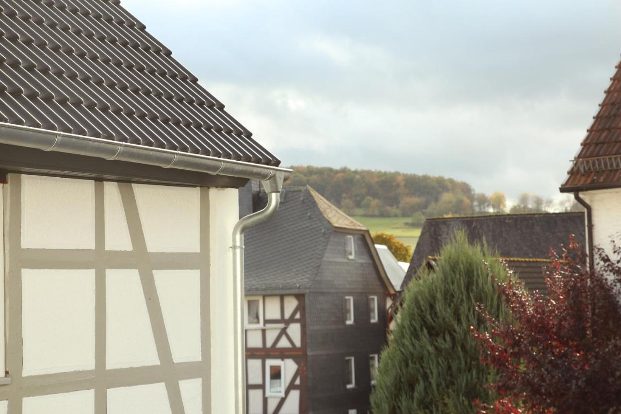 Im Fachwerk - Wohlfuehlen, Entspannen & Wandern Im Gruenen Gladenbach Exterior photo